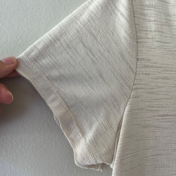 Altard State Sz M Blouse Beige V Neck Gauze Ruffle Bottom Short Sleeve - Picture 5 of 6